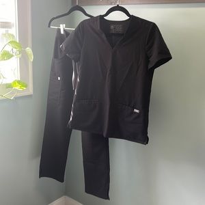 Figs Black scrub set size XS
